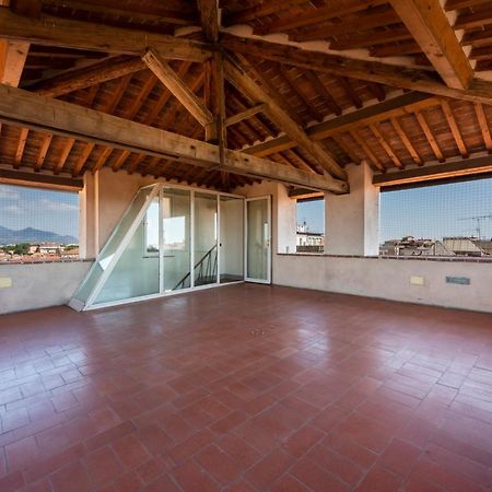 Nella Torre Del Poschi Penthouse With Roof Terrace Lägenhet Pisa Exteriör bild